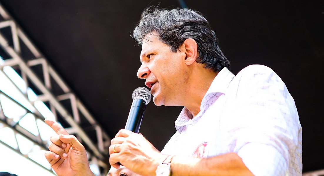 Haddad promete reajustar Bolsa Família e firmar teto para botijão de gás (Foto: Claudio Kbene) Haddad promete reajustar Bolsa Família e firmar teto para botijão de gás