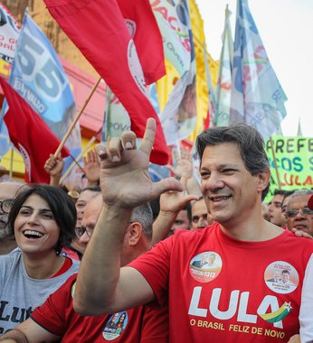 Pela democracia, domingo é Dia de Haddad (Foto: Stuckert) Pela democracia, domingo é Dia de Haddad