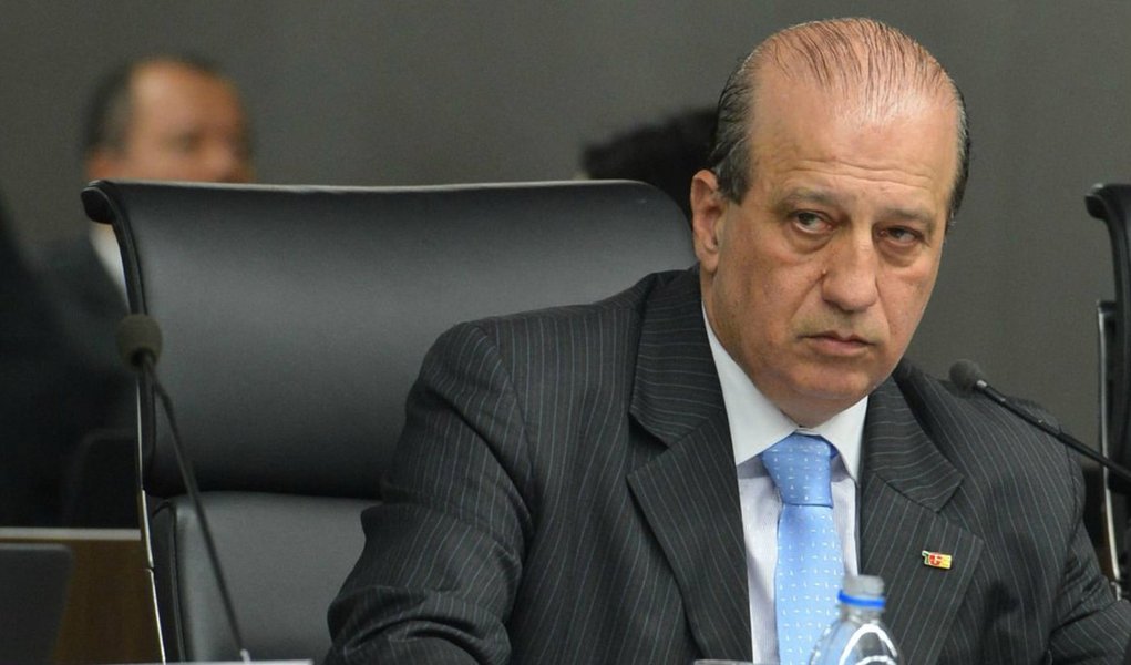 Nardes é acusado de receber R$ 2,1 milhões em propinas Nardes é acusado de receber R$ 2,1 milhões em propinas