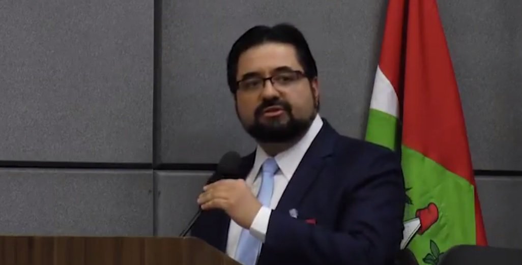 Indústria de fake-news pró-Bolsonaro é “caixa 2 duplamente qualificado”, diz advogado (Foto: Reprodução (Youtube)) Indústria de fake-news pró-Bolsonaro é “caixa 2 duplamente qualificado”, diz advogado