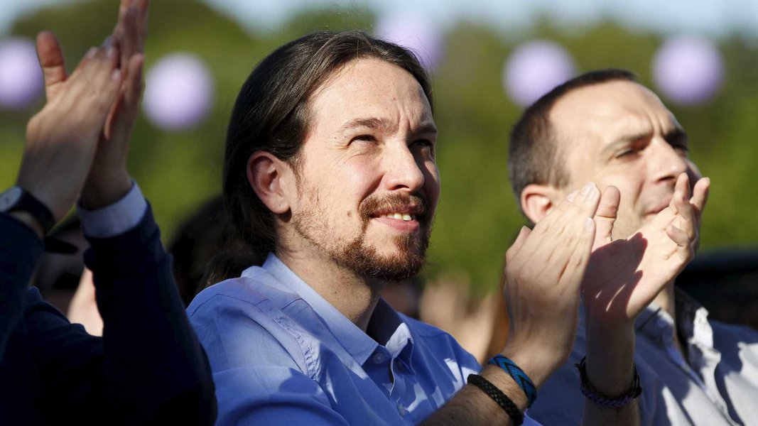 Líder do Podemos: destino da democracia no Brasil está em jogo Líder do Podemos: destino da democracia no Brasil está em jogo
