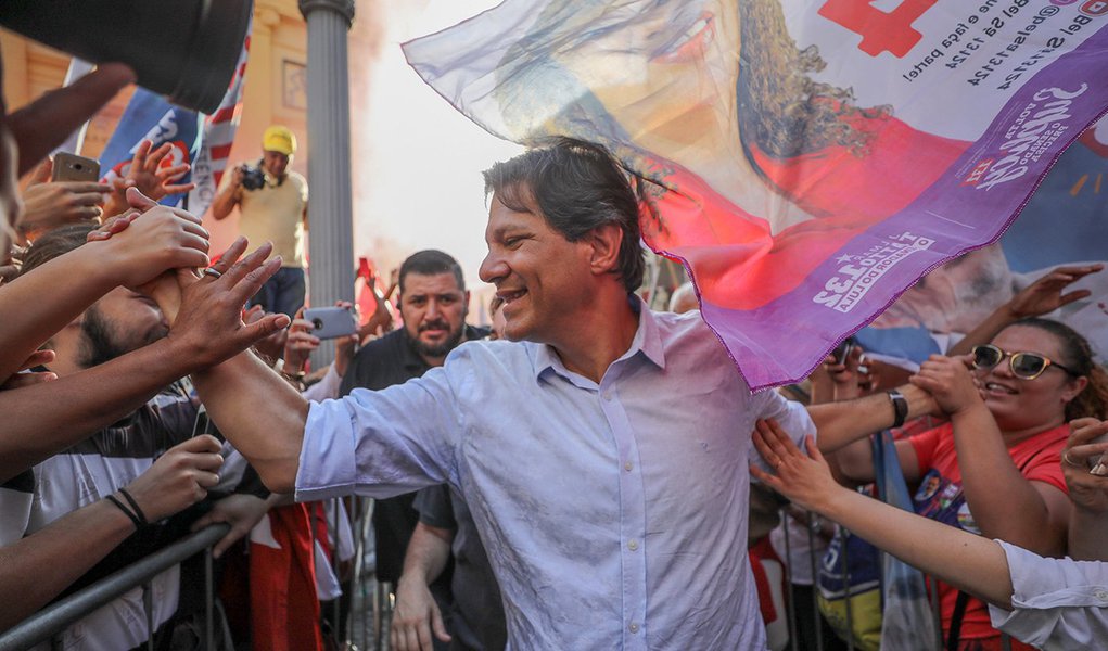 Tijolaço: Haddad cresce com força no povão (Foto: Ricardo Stuckert) Tijolaço: Haddad cresce com força no povão