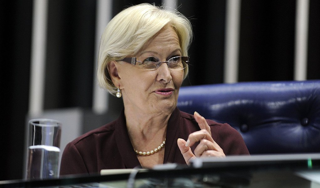 Ana Amélia diz que põe a mão no fogo por Alckmin (Foto: Moreira Mariz) Ana Amélia diz que põe a mão no fogo por Alckmin