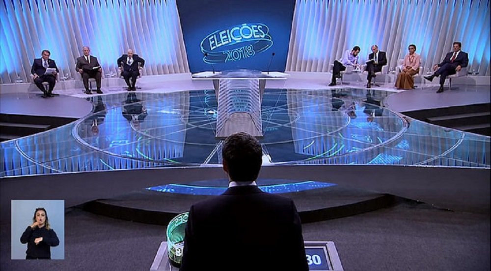 Bolsonaro não comparece e vira alvo dos sete candidatos no último debate presidencial Bolsonaro não comparece e vira alvo dos sete candidatos no último debate presidencial