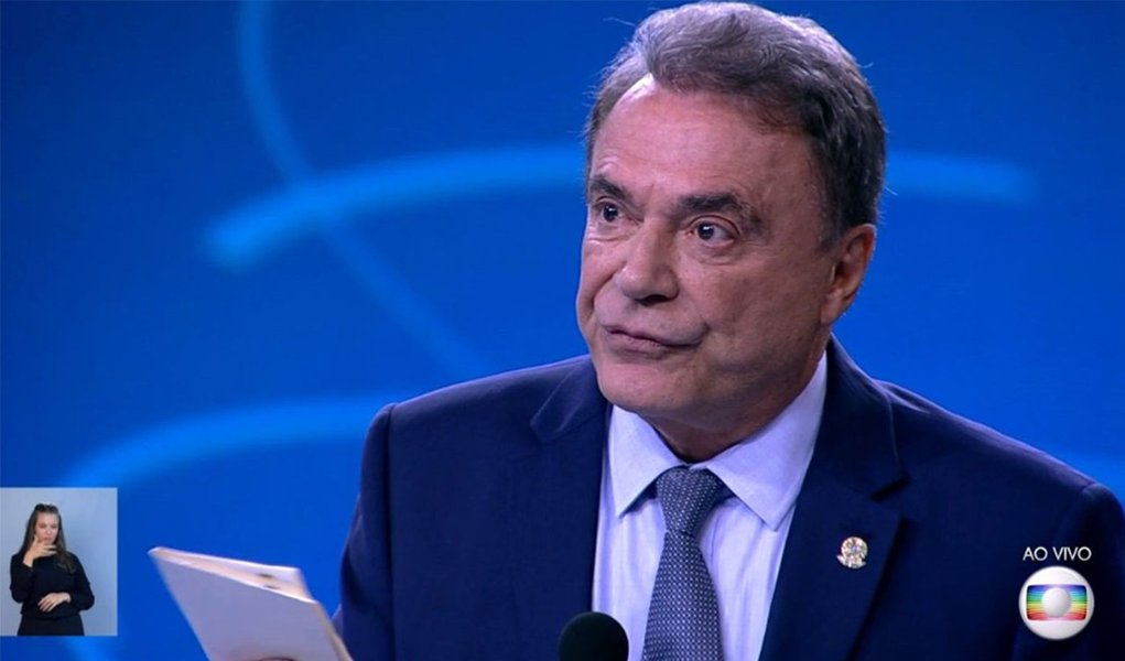 “Estou no estúdio e garanto: Alvaro Dias não está sóbrio”, diz presidente do PSOL “Estou no estúdio e garanto: Alvaro Dias não está sóbrio”, diz presidente do PSOL