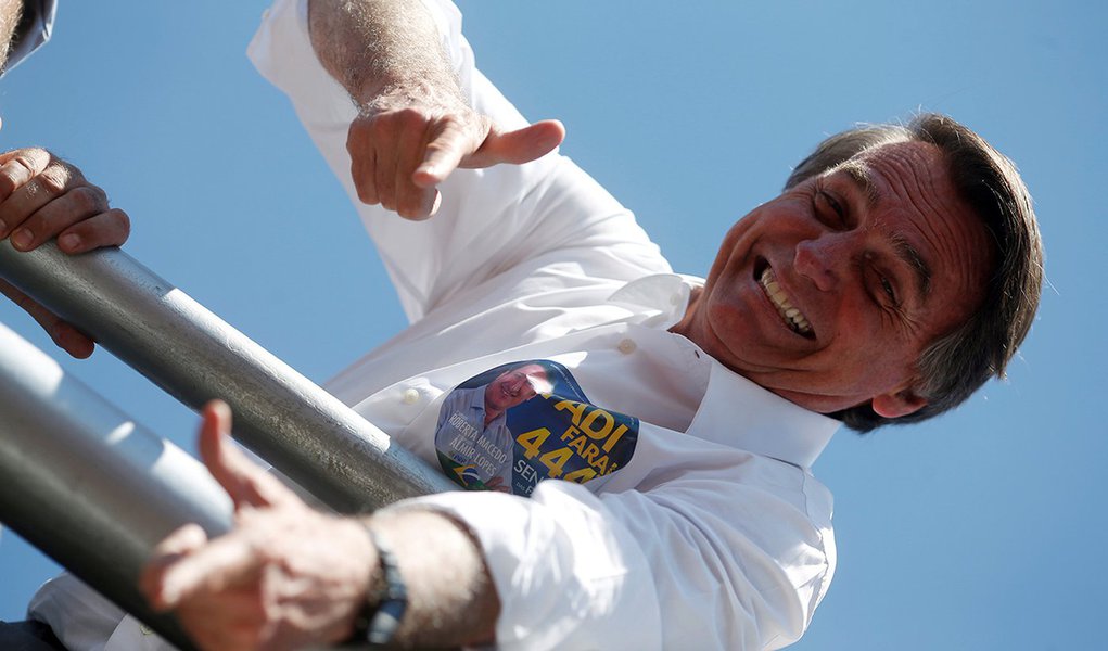 Tijolaço: fustigar Haddad é água no moinho do fascismo (Foto: REUTERS/Adriano Machado) Tijolaço: fustigar Haddad é água no moinho do fascismo