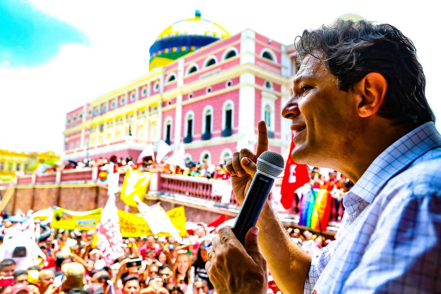 A última cartada dos golpistas (Foto: Claudio Kbene) A última cartada dos golpistas