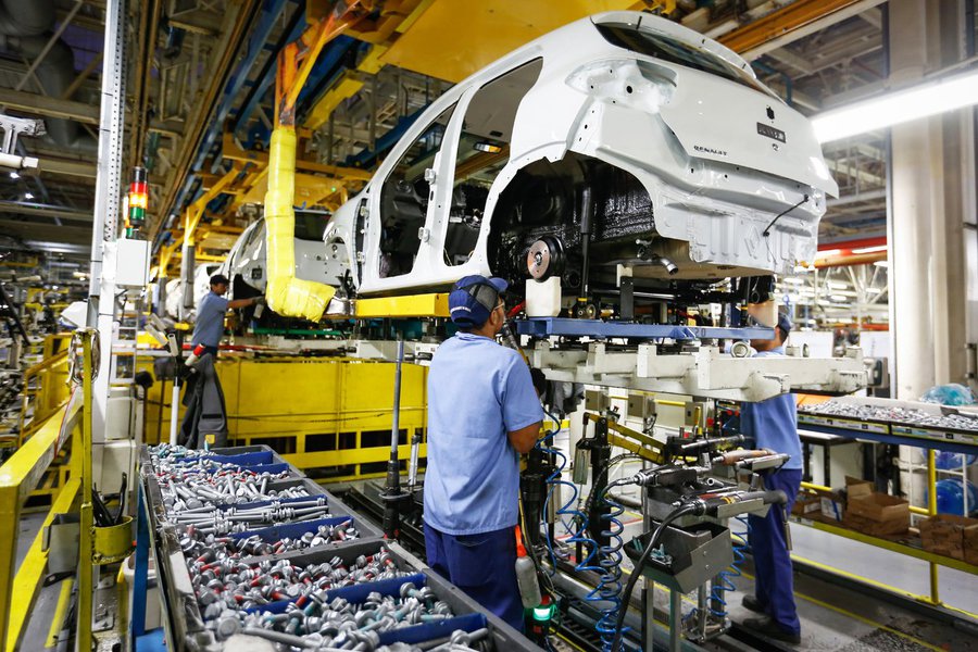 Projeção de expansão da indústria cai e reduz crescimento do PIB em 2018 (Foto: Rodolfo Buhrer - Reuters) Projeção de expansão da indústria cai e reduz crescimento do PIB em 2018