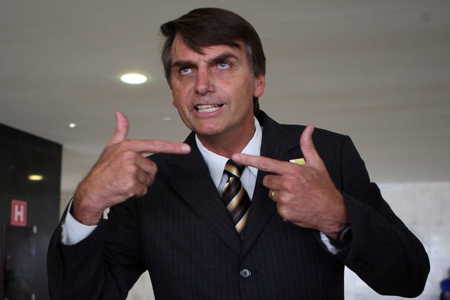 Bomba! Pesquisador revela o que Bolsonaro tem na cabeça! Bomba! Pesquisador revela o que Bolsonaro tem na cabeça!