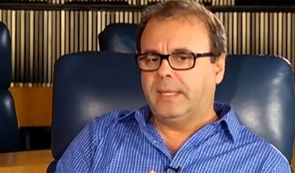 Sergio Amadeu: 'É a hora de virar a onda de fake news do candidato fascista' Sergio Amadeu: 'É a hora de virar a onda de fake news do candidato fascista'