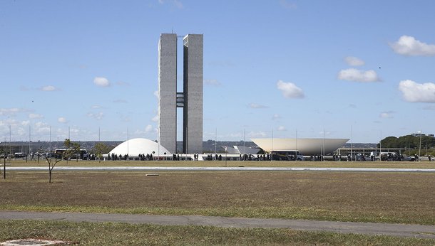 Os Camaleões Estão no Poder (Foto: Antônio Cruz/Agência Brasil) Os Camaleões Estão no Poder