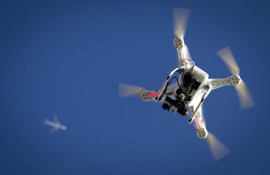 Inventor filipino planeja cortar tempo de viagens com drone de passageiro Inventor filipino planeja cortar tempo de viagens com drone de passageiro