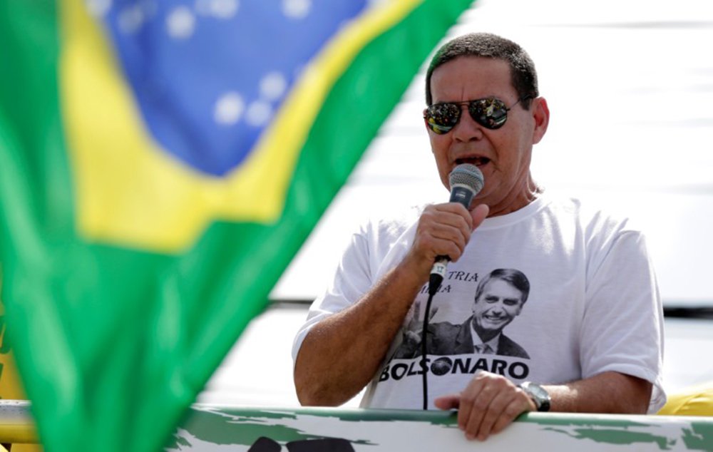 Vice de Bolsonaro defende fim da estabilidade no serviço público (Foto: REUTERS/Bruno Kelly) Vice de Bolsonaro defende fim da estabilidade no serviço público