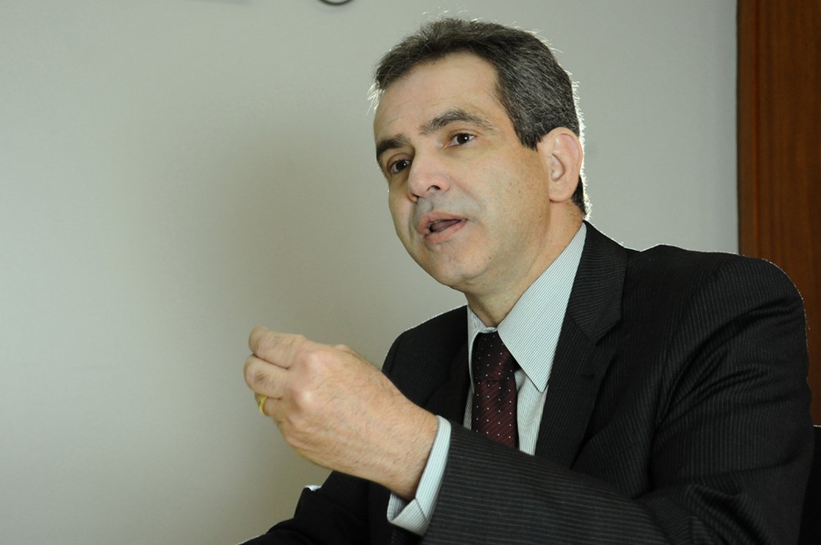 Saúde: secretário diz que Hugo funciona normalmente Saúde: secretário diz que Hugo funciona normalmente