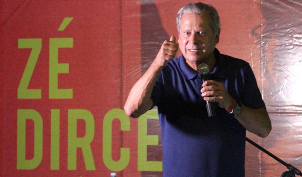 José Dirceu lança livro de memórias em Teresina (Foto: Reprodução/Facebook) José Dirceu lança livro de memórias em Teresina
