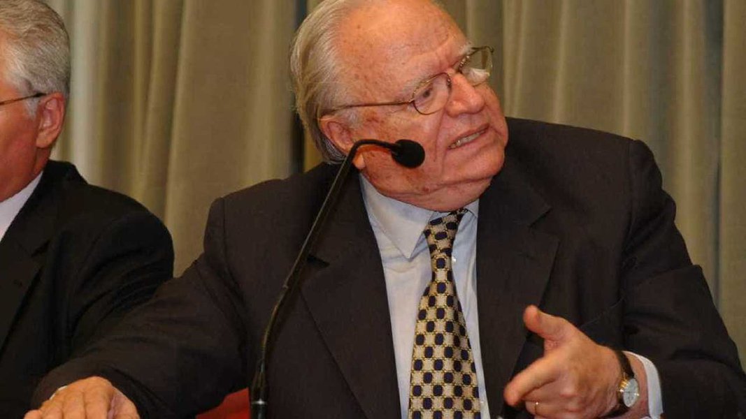 É equívoco ala do PSDB se aproximar de Bolsonaro, diz ex-ministro de FHC É equívoco ala do PSDB se aproximar de Bolsonaro, diz ex-ministro de FHC