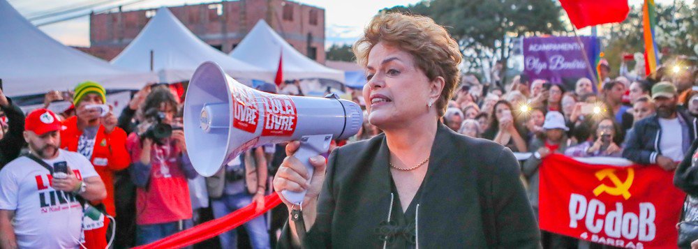 Dilma trata da prisão de Lula no terceiro ato do documentário (Foto: Stuckert) Dilma trata da prisão de Lula no terceiro ato do documentário