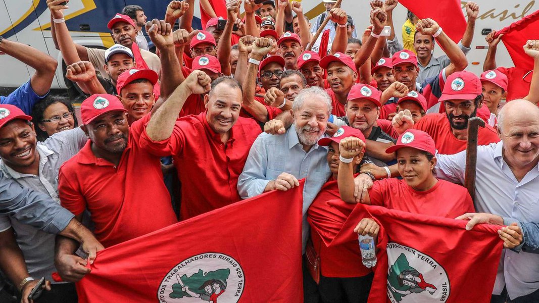 Até quando a Justiça fará injustiça impune e por que os advogados ministros rasgam princípios? (Foto: Ricardo Stuckert) Até quando a Justiça fará injustiça impune e por que os advogados ministros rasgam princípios?