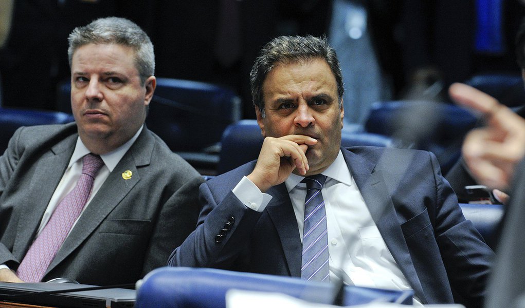 Datafolha em Minas: Anastasia 33% x 24% Pimentel (Foto: Edilson Rodrigues/Agência Senado) Datafolha em Minas: Anastasia 33% x 24% Pimentel