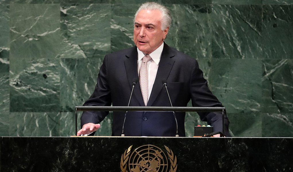 Temer faz papel ridículo na ONU (Foto: REUTERS/Carlo Allegri) Temer faz papel ridículo na ONU