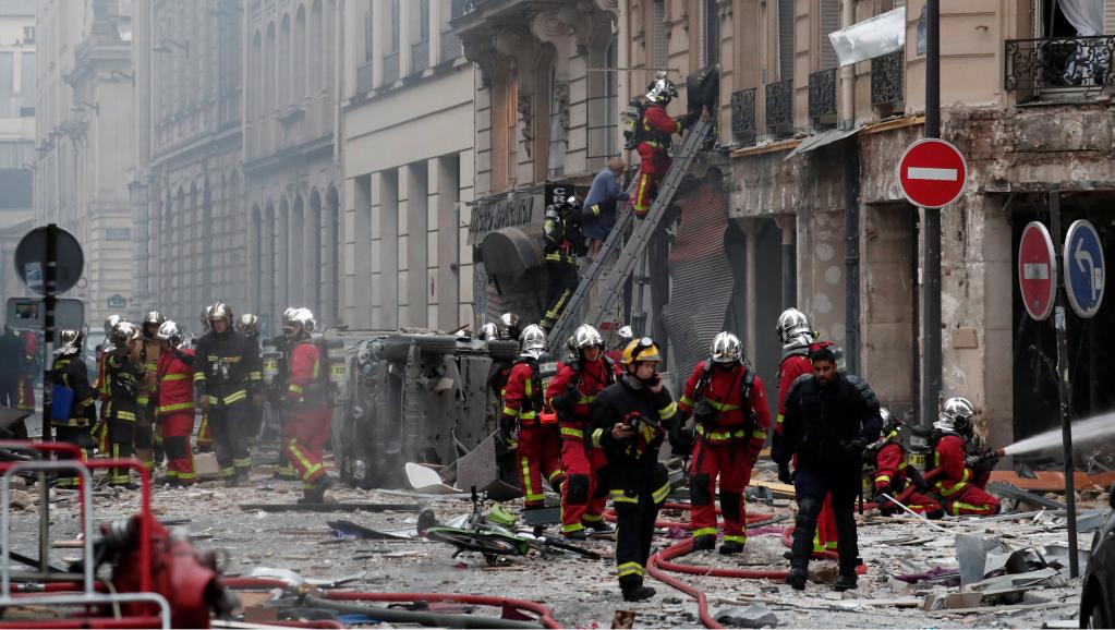 Forte explosão deixa 20 feridos em Paris Forte explosão deixa 20 feridos em Paris