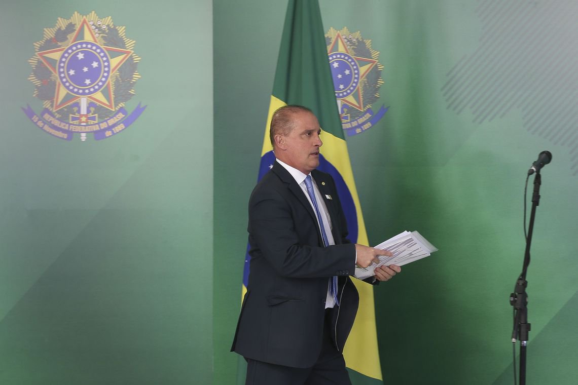 Onyx diz que decreto que libera armas sai na próxima semana (Foto: Antonio Cruz/Agência Brasil) Onyx diz que decreto que libera armas sai na próxima semana