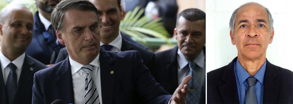 Bolsonaro quer coronel no MEC para selecionar livros didáticos Bolsonaro quer coronel no MEC para selecionar livros didáticos