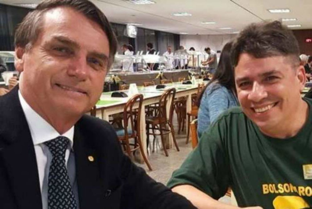 Petrobras viola plano de cargos para promover amigo de Bolsonaro, diz FUP Petrobras viola plano de cargos para promover amigo de Bolsonaro, diz FUP