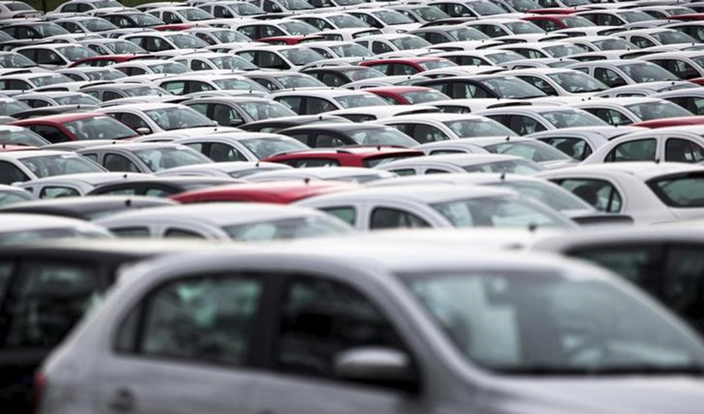 Em crise fiscal, estados elevam ICMS de automóveis Em crise fiscal, estados elevam ICMS de automóveis