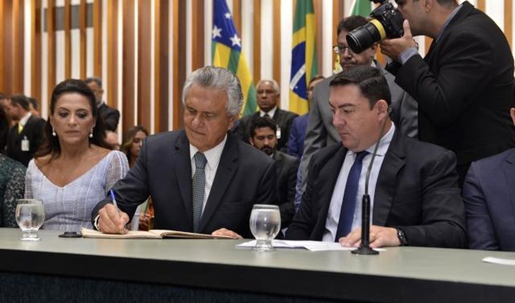 Caiado é empossado como governador de Goiás Caiado é empossado como governador de Goiás