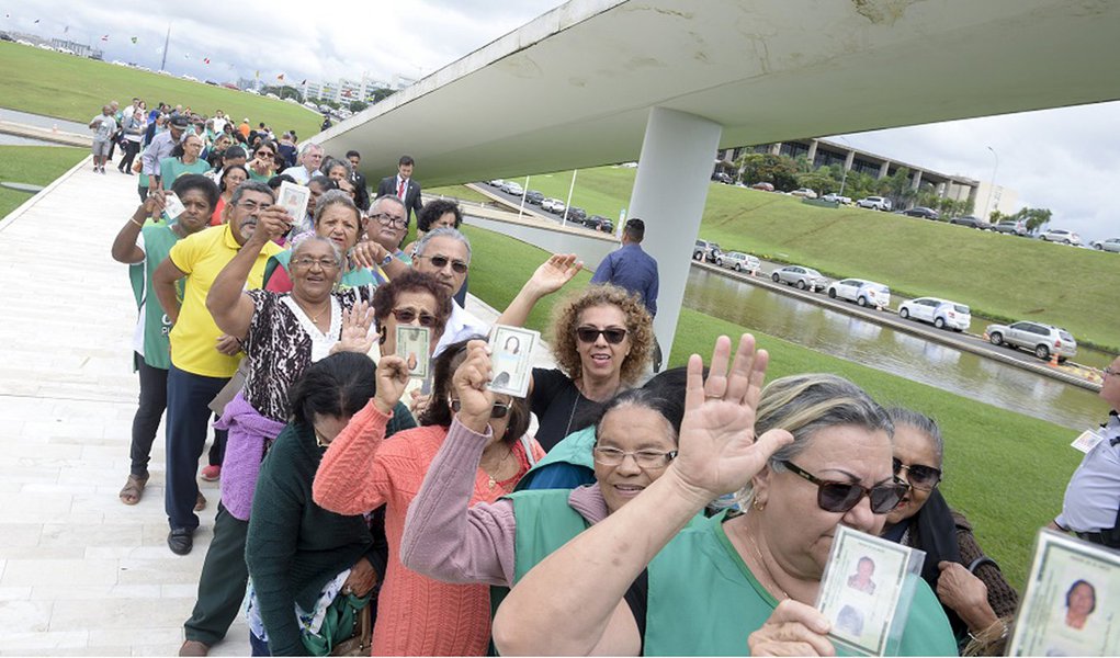 Nova regra de aposentadoria exige um ano a mais de contribuição (Foto: Pillar Pedreira/Agência Senado/Fotos Públicas) Nova regra de aposentadoria exige um ano a mais de contribuição