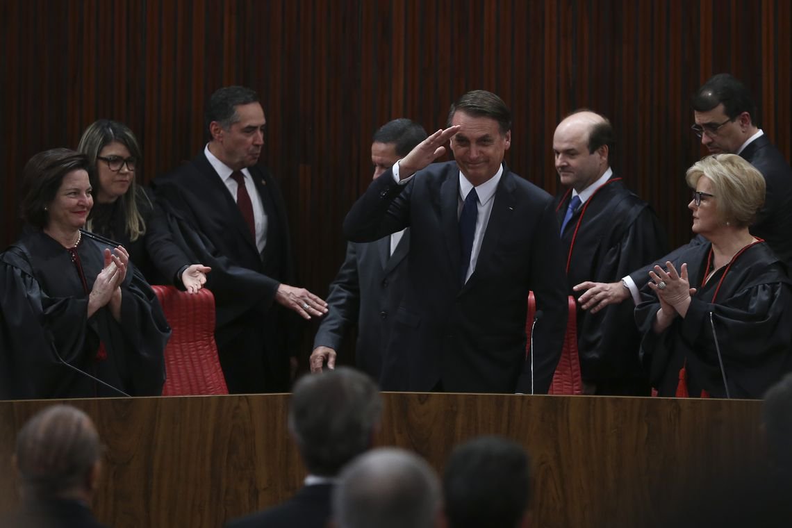 Funeral da democracia (Foto: Agência Brasil) Funeral da democracia