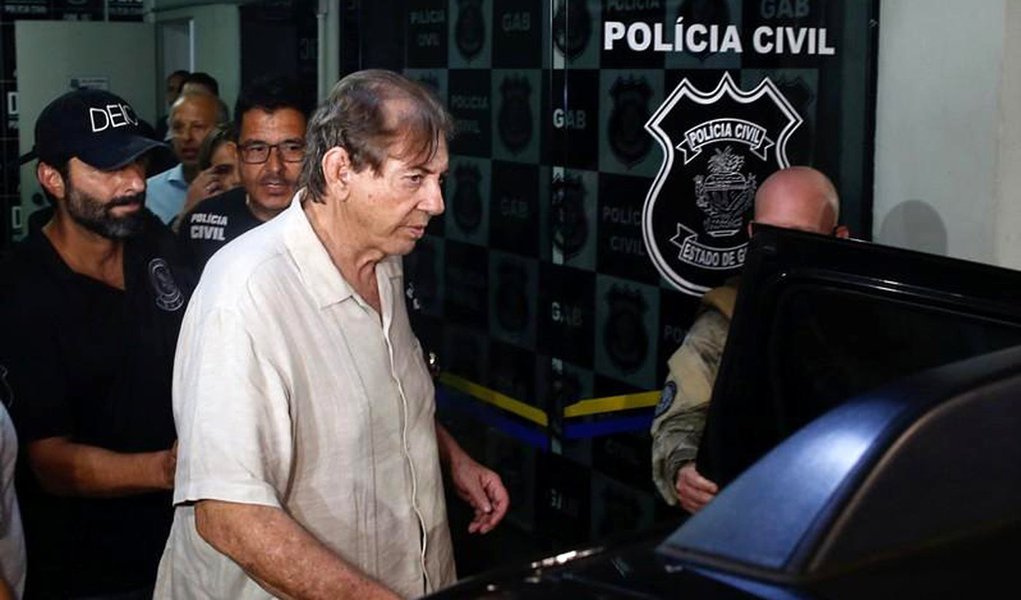 João de Deus tem nova ordem de prisão; agora por posse ilegal de armas João de Deus tem nova ordem de prisão; agora por posse ilegal de armas