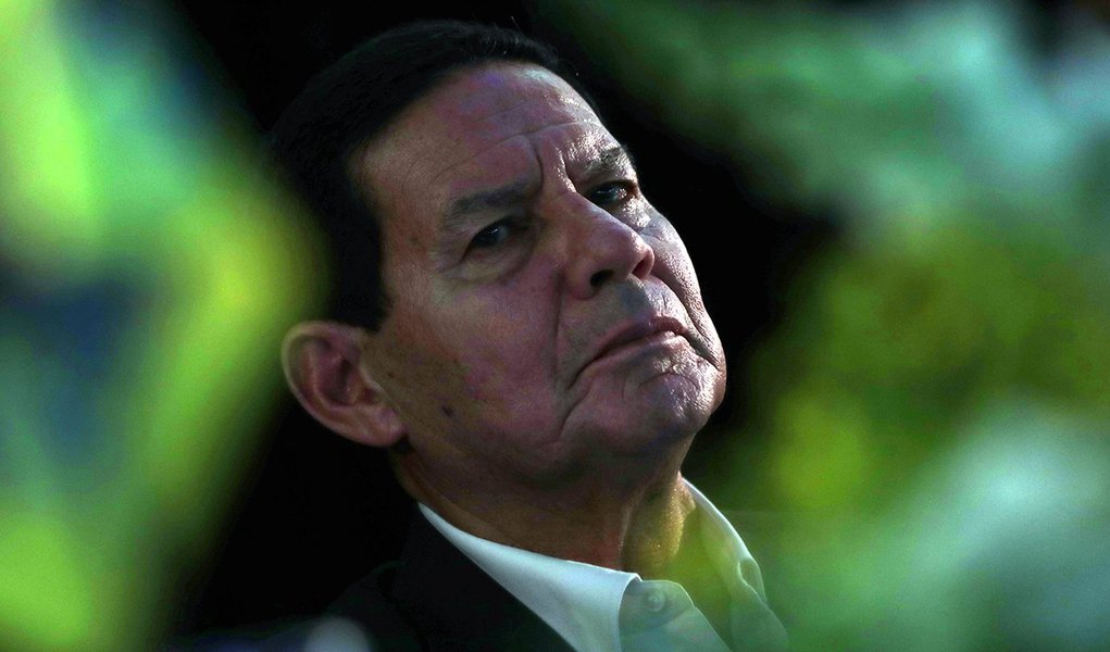 Mourão contradiz Bolsonaro: não há chance de intervir na Venezuela (Foto: REUTERS/Paulo Whitaker) Mourão contradiz Bolsonaro: não há chance de intervir na Venezuela