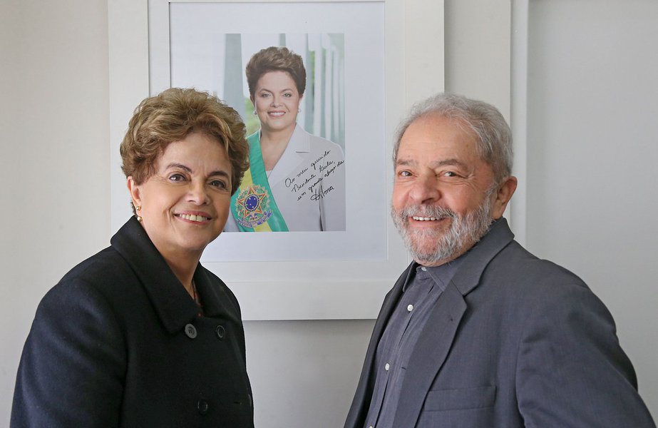 Dilma: não há democracia no Brasil enquanto Lula estiver preso Dilma: não há democracia no Brasil enquanto Lula estiver preso