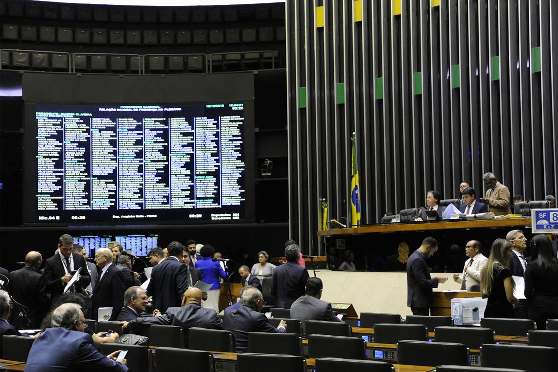 Congresso aprova Orçamento com rombo de R$ 139 bilhões para 2019 Congresso aprova Orçamento com rombo de R$ 139 bilhões para 2019