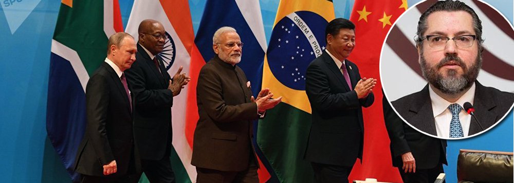 Chanceler de Bolsonaro ataca Brics e propõe virar o jogo contra a China Chanceler de Bolsonaro ataca Brics e propõe virar o jogo contra a China