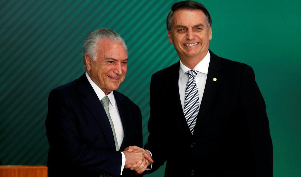 Temer decreta sigilo sobre gastos da equipe de transição de Bolsonaro Temer decreta sigilo sobre gastos da equipe de transição de Bolsonaro