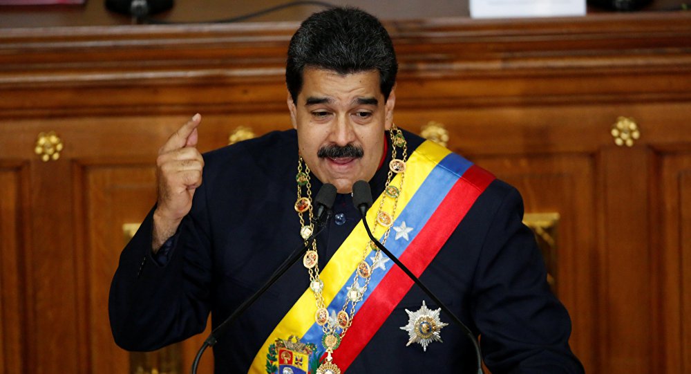 Maduro manda país ficar de prontidão militar para enfrentar conspirações Maduro manda país ficar de prontidão militar para enfrentar conspirações