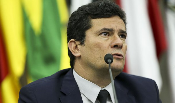 Ave, César, os que vão morrer te saúdam! (Foto: Marcelo Camargo/Agência Brasil) Ave, César, os que vão morrer te saúdam!