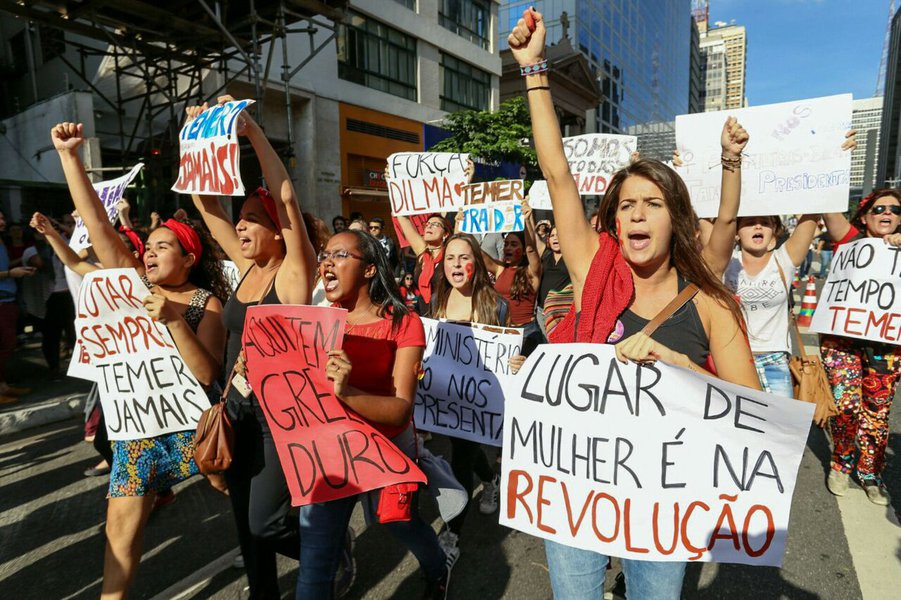 Senado aprova multa para empregador que pagar salário diferente para mulher Senado aprova multa para empregador que pagar salário diferente para mulher