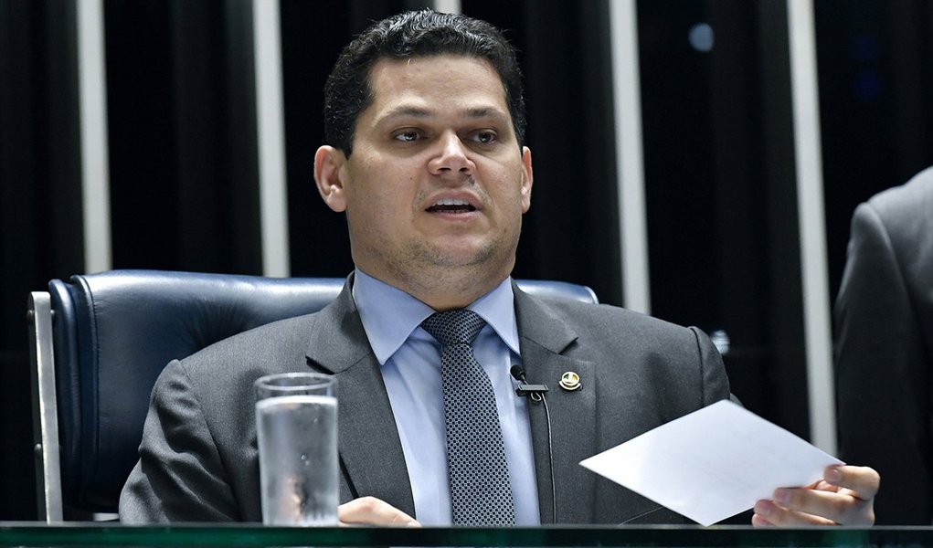 Ações no TSE e no STF trazem Davi Alcolumbre para olho do furacão de crise política (Foto: Geraldo Magela/Agência Senado) Ações no TSE e no STF trazem Davi Alcolumbre para olho do furacão de crise política