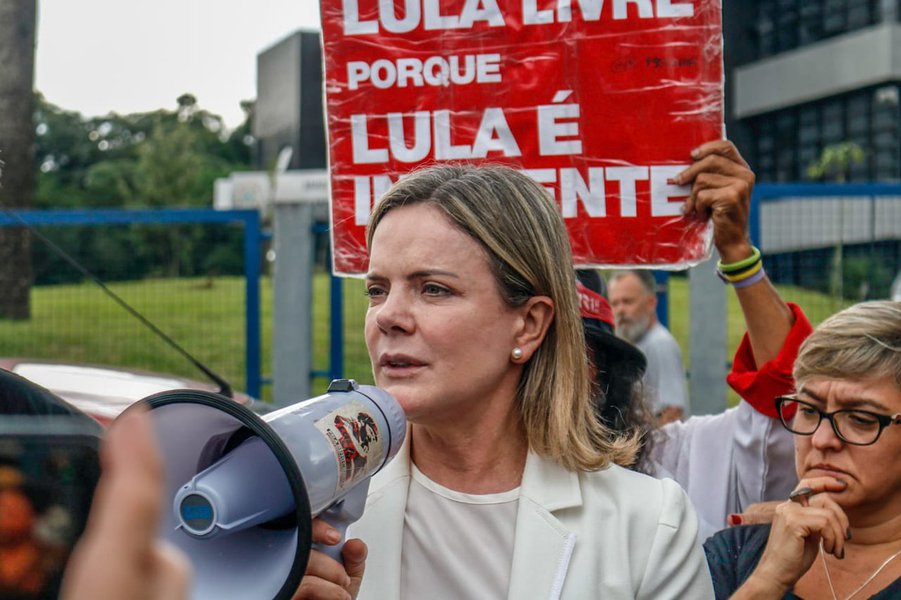 Por qual motivo atacam Gleisi Hoffmann? (Foto: Eduardo Matysiak) www.brasil247.com - Por qual motivo atacam Gleisi Hoffmann?