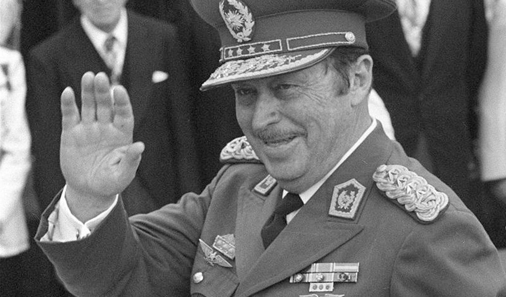 Ariel Palacios revela o monstro paraguaio homenageado por Bolsonaro Ariel Palacios revela o monstro paraguaio homenageado por Bolsonaro