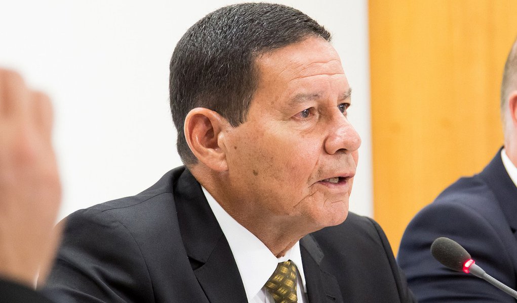 Mourão: militares não negociam 'integralidade e paridade' na reforma da Previdência (Foto: Romério Cunha/VPR) Mourão: militares não negociam 'integralidade e paridade' na reforma da Previdência