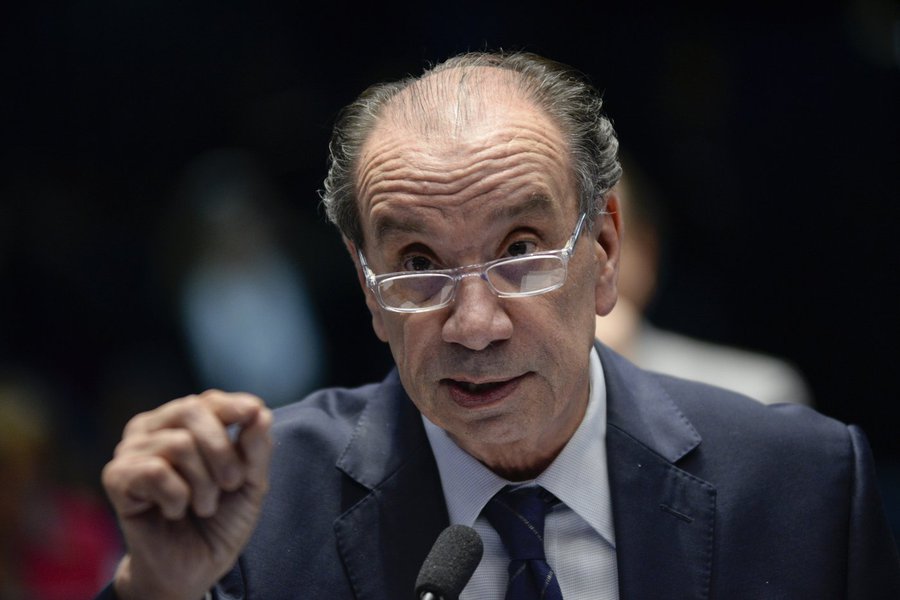 Troca de e-mails de banco suíço confirma cartão para Aloysio Nunes (Foto: Jefferson Rudy/Agência Senado) Troca de e-mails de banco suíço confirma cartão para Aloysio Nunes
