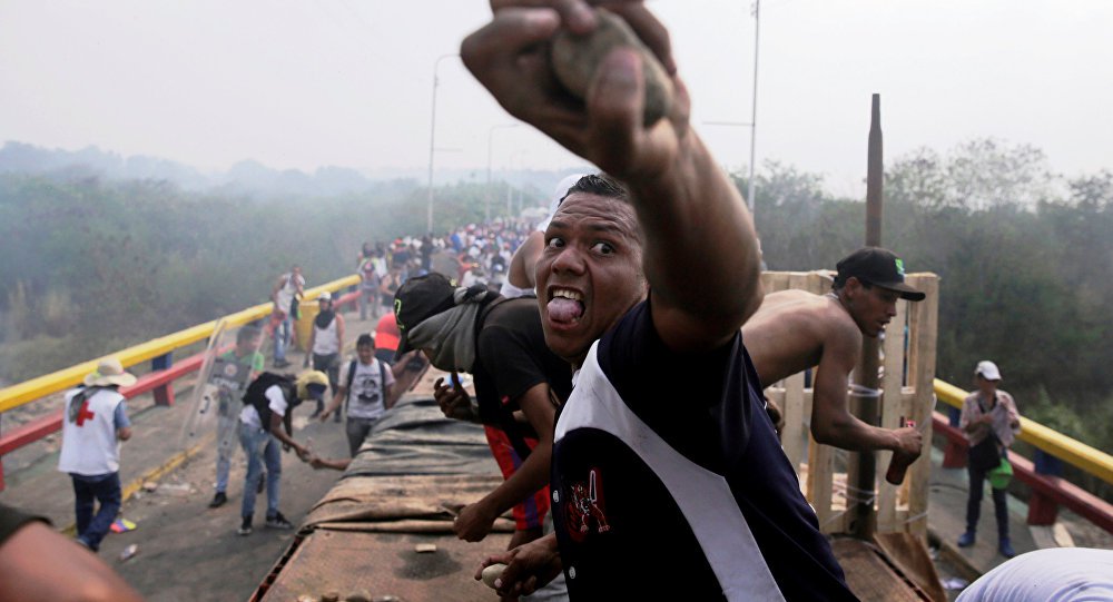 Guarda Nacional da Venezuela põe fim à violência na fronteira com Colômbia Guarda Nacional da Venezuela põe fim à violência na fronteira com Colômbia