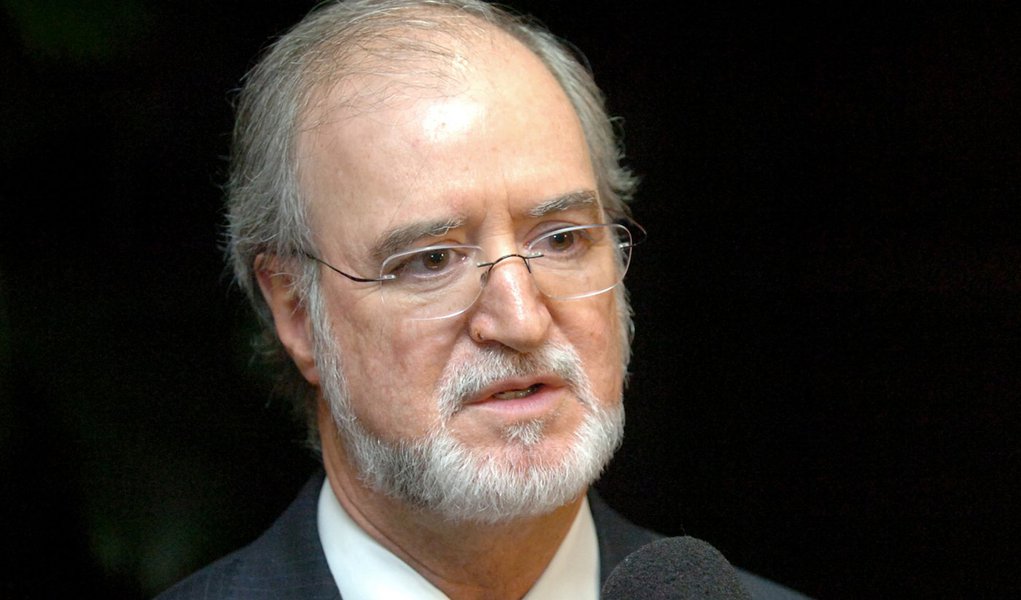 Condenado no mensalão tucano, Azeredo pede liberdade até julgamento do STJ Condenado no mensalão tucano, Azeredo pede liberdade até julgamento do STJ