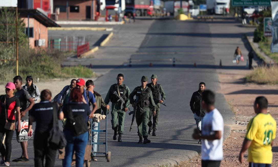 Venezuela celebra vitória por resistência na fronteira (Foto: Reuters) Venezuela celebra vitória por resistência na fronteira