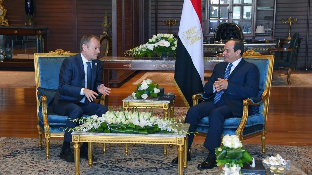 Europeus e árabes realizam reunião de cúpula no Egito marcada por formalismo Europeus e árabes realizam reunião de cúpula no Egito marcada por formalismo